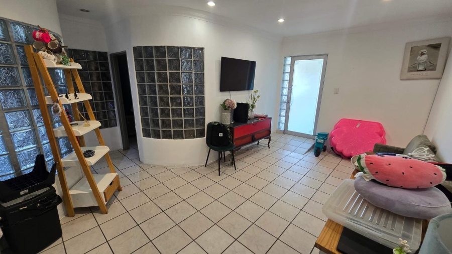 6 Bedroom Property for Sale in Protea Heights Western Cape